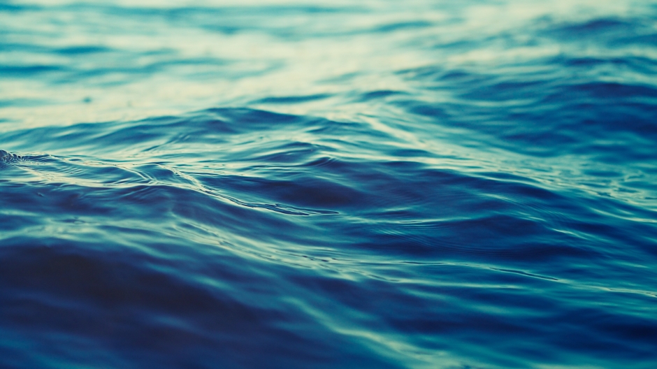 Image of sea water moving